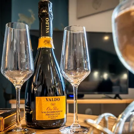 דירה 12 St. John's Mews יורק